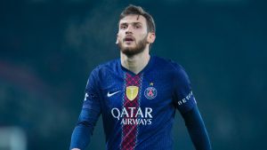 باريس سان جيرمان يعلن مدة غياب كفاراتسخيليا