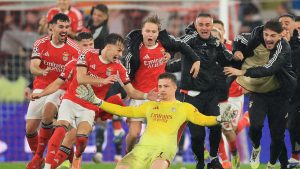 حارس بنفيكا يصعق ريال مدريد بهدف رائع.. واحتفال جنوني من مورينيو