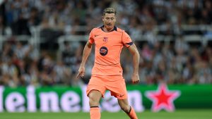 بعيدا عن برشلونة.. 5 عروض على طاولة ليفاندوفسكي